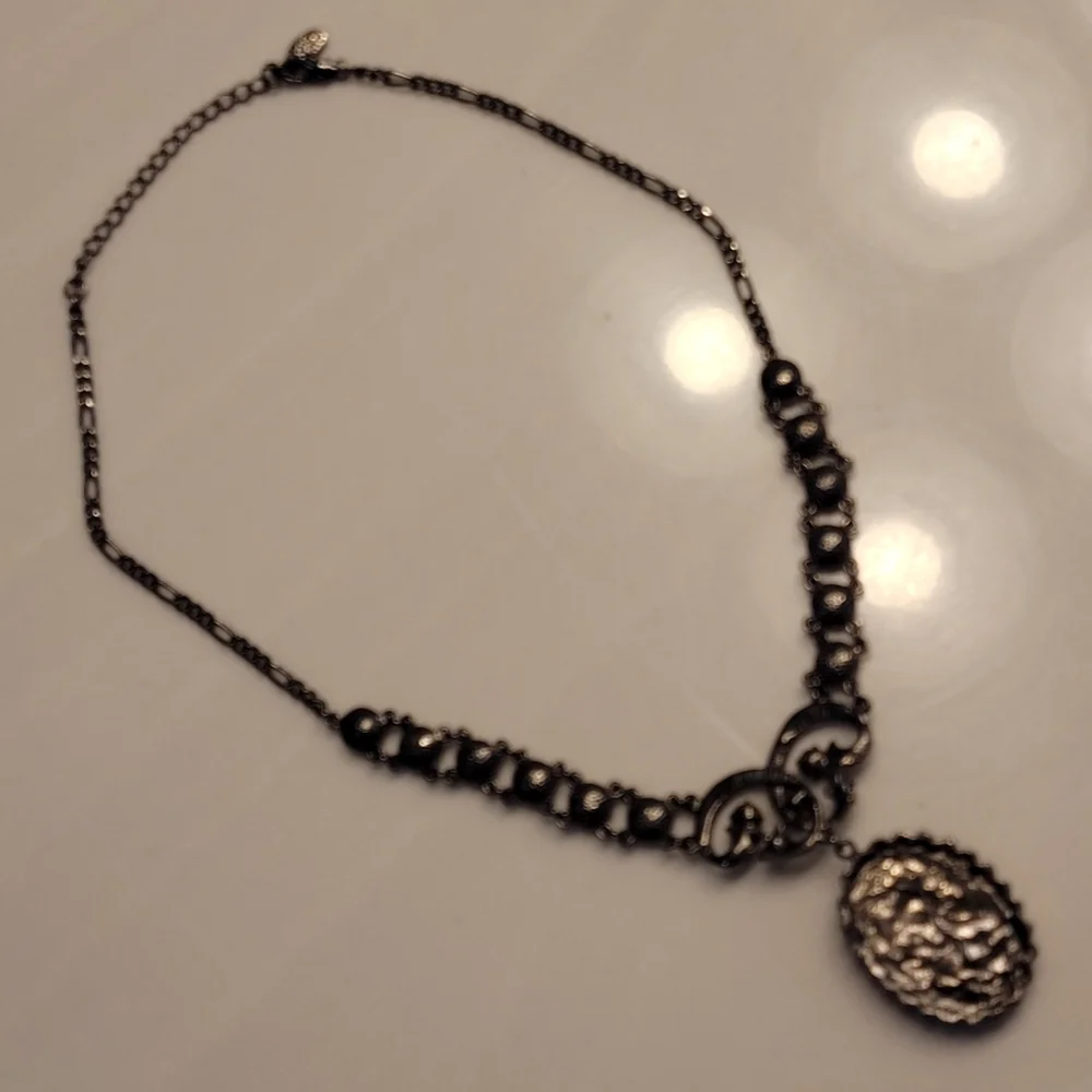 Cameo Pendant With Deep Blood Red Crystals Gunmetal-tone Choker Necklace PoFJ - Picture 7 of 16